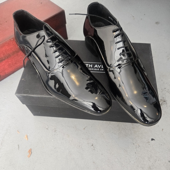 Saks Fifth Avenue Mens Patent Leather Tie, Oxfords Never Worn  See 10 Hp🔥🔥🔥🔥 - Picture 2 of 4